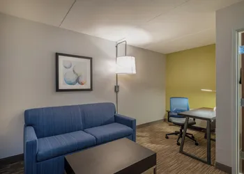Holiday Inn Express Minneapolis West Plymouth by IHG hotel thumbnail 4