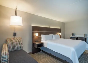 Holiday Inn Express Minneapolis West Plymouth by IHG hotel thumbnail 6