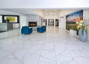 Clarion Pointe hotel thumbnail 3