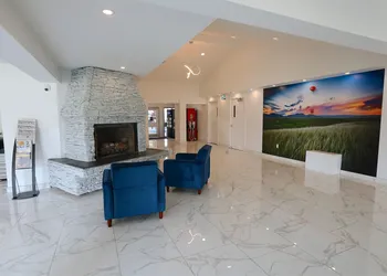 Clarion Pointe hotel thumbnail 6