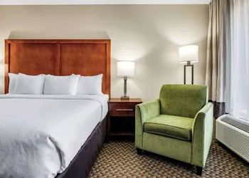 Comfort Inn & Suites Logan Near University hotel thumbnail 6