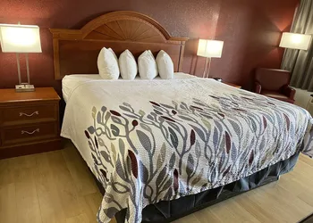 Red Roof Inn Wheelersburg hotel thumbnail 4