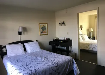 Continental Inn hotel thumbnail 3