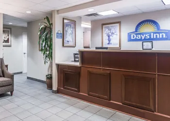 Days Inn by Wyndham Chiefland hotel thumbnail 2