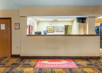 Econo Lodge Kent - Akron West hotel thumbnail 3