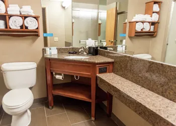 Hampton Inn Muskegon hotel thumbnail 6