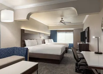 Holiday Inn Express and Suites Bakersfield Central by IHG hotel thumbnail 8