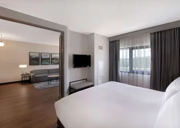 DoubleTree Suites by Hilton Raleigh - Durham hotel thumbnail 4