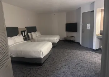 DoubleTree Suites by Hilton Raleigh - Durham hotel thumbnail 8