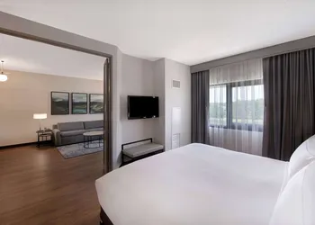 DoubleTree Suites by Hilton Raleigh - Durham hotel thumbnail 4