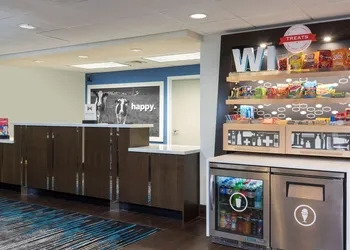 Hampton Inn by Hilton Milwaukee Northwest hotel thumbnail 3