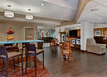 Hampton Inn by Hilton Milwaukee Northwest hotel thumbnail 4