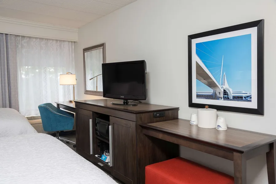 Hampton Inn by Hilton Milwaukee Northwest hotel detail image 6