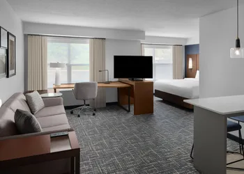 Residence Inn by Marriott Holland hotel thumbnail 8