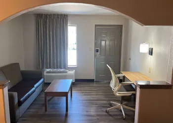 Days Inn & Suites by Wyndham Opelousas hotel thumbnail 5