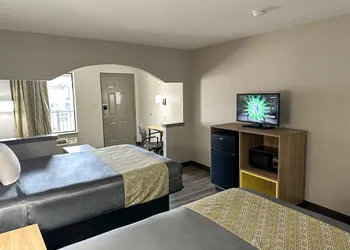 Days Inn & Suites by Wyndham Opelousas hotel thumbnail 7