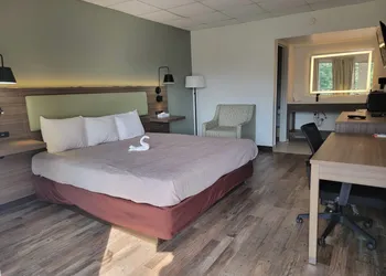 Quality Inn Perry hotel thumbnail 4