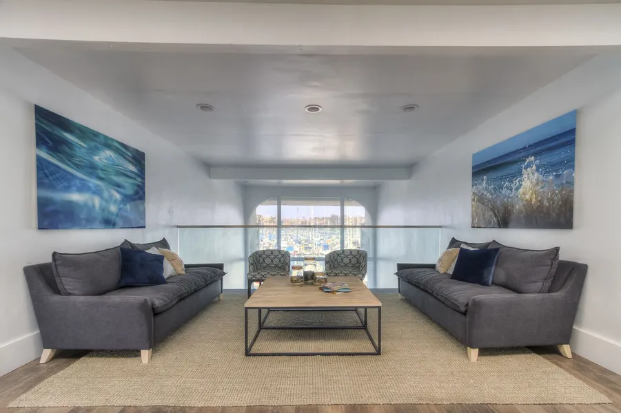 Oceanside Marina Suites hotel detail image 2