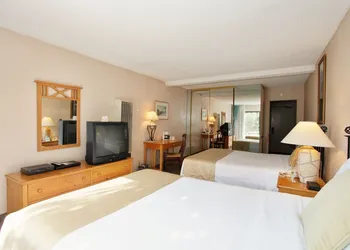 Oceanside Marina Suites hotel thumbnail 3