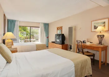 Oceanside Marina Suites hotel thumbnail 4