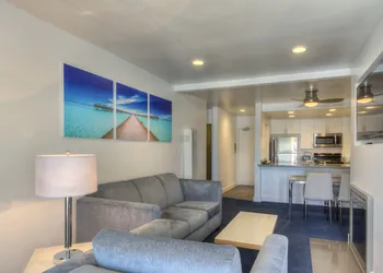 Oceanside Marina Suites hotel thumbnail 7