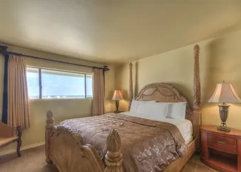 Oceanside Marina Suites hotel thumbnail 8
