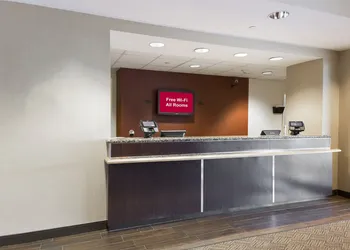 Red Roof Inn PLUS+ Long Island - Garden City hotel thumbnail 2