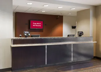 Red Roof Inn PLUS+ Long Island - Garden City hotel thumbnail 4