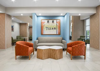 Hampton Inn & Suites Waxahachie hotel thumbnail 3