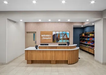 Hampton Inn & Suites Waxahachie hotel thumbnail 4