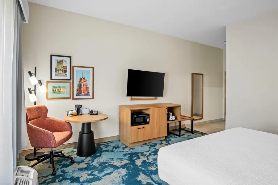 Hampton Inn & Suites Waxahachie hotel detail image 6