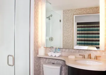 Holiday Inn Express Manhattan Times Square South by IHG hotel thumbnail 7