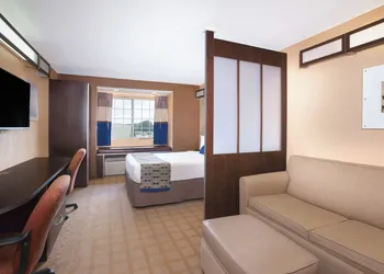Microtel Inn & Suites by Wyndham Scott/Lafayette hotel thumbnail 5