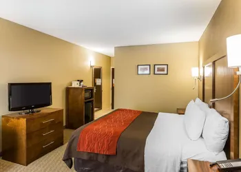 Comfort Inn & Suites Dalton West hotel thumbnail 7