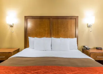 Comfort Inn & Suites Dalton West hotel thumbnail 8
