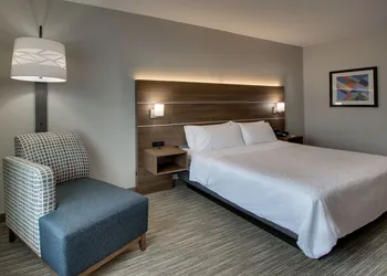 Holiday Inn Express & Suites Waukegan by IHG hotel thumbnail 5