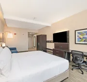 Holiday Inn Express & Suites Delafield by IHG hotel detail image 7