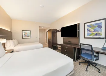 Holiday Inn Express & Suites Delafield by IHG hotel thumbnail 8