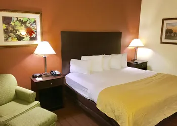 Hamden Hotel and Suites – Hamden New Haven hotel thumbnail 5