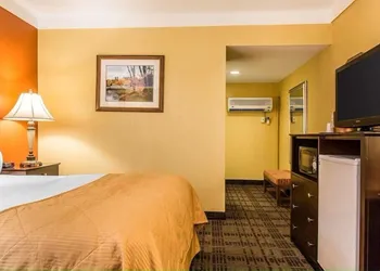 Hamden Hotel and Suites – Hamden New Haven hotel thumbnail 7