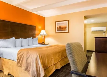 Hamden Hotel and Suites – Hamden New Haven hotel thumbnail 8
