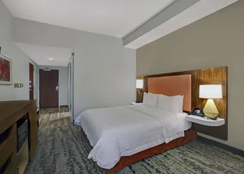 Hampton Inn Salisbury hotel thumbnail 8