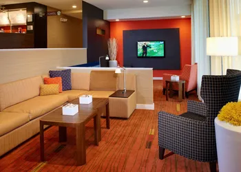 Courtyard by Marriott Lexington North hotel thumbnail 2