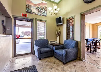 Rodeway Inn Farmington hotel thumbnail 4