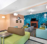 La Quinta Inn & Suites by Wyndham St. Augustine hotel detail image 3