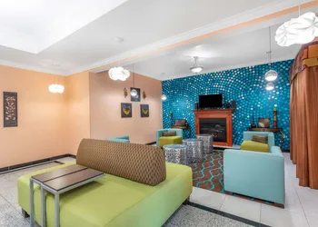 La Quinta Inn & Suites by Wyndham St. Augustine hotel thumbnail 3
