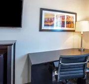 La Quinta Inn & Suites by Wyndham St. Augustine hotel detail image 7