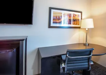 La Quinta Inn & Suites by Wyndham St. Augustine hotel thumbnail 7