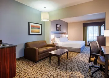 Wingate by Wyndham Roseville/Detroit hotel thumbnail 8