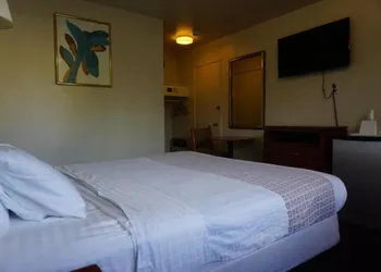 Americas Best Value Inn Thousand Oaks hotel thumbnail 6